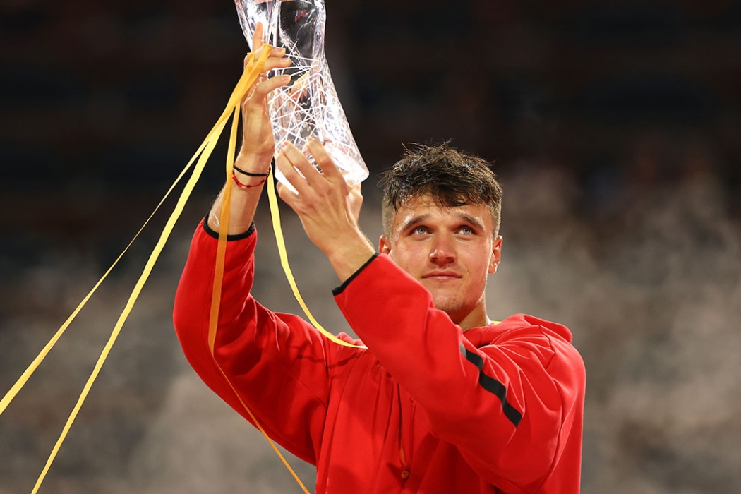 Jakub Mensik celebrates his title at the Miami Open